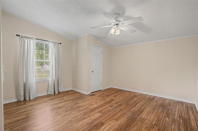 26190 Walnut Burl, Cleveland, TX 77328