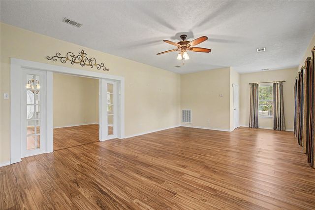 26190 Walnut Burl, Cleveland, TX 77328