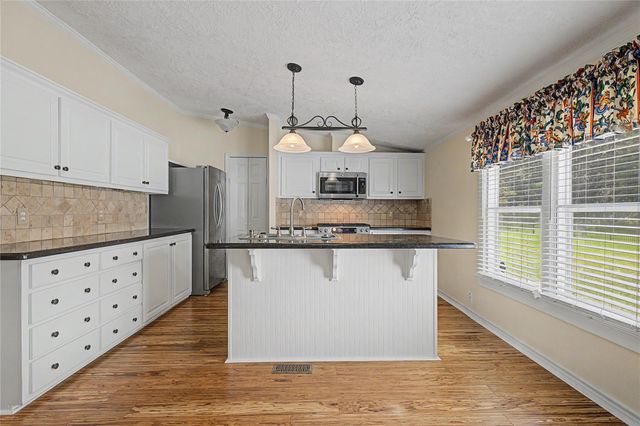 26190 Walnut Burl, Cleveland, TX 77328