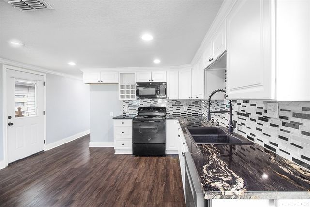 2548 Avenue F, Ingleside, TX 78362