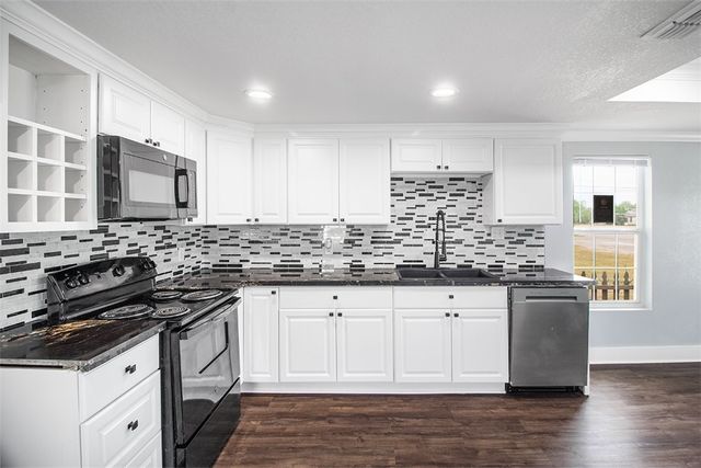 2548 Avenue F, Ingleside, TX 78362