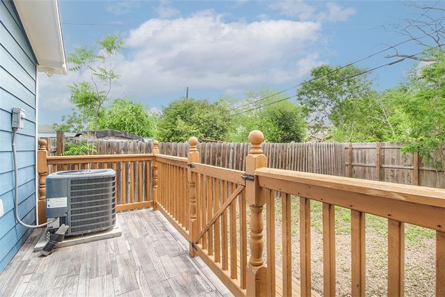 2548 Avenue F, Ingleside, TX 78362