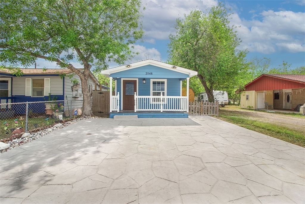 2548 Avenue F, Ingleside, TX 78362