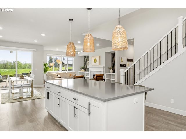 1705 Nw EDGAR St, Mc Minnville, OR 97128