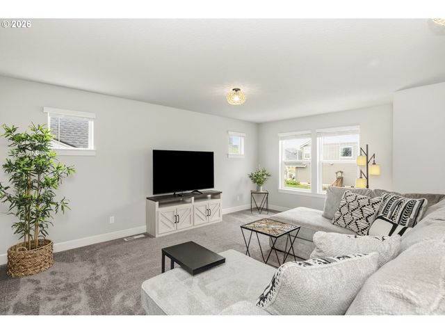 1705 Nw EDGAR St, Mc Minnville, OR 97128