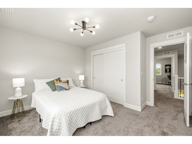 1705 Nw EDGAR St, Mc Minnville, OR 97128