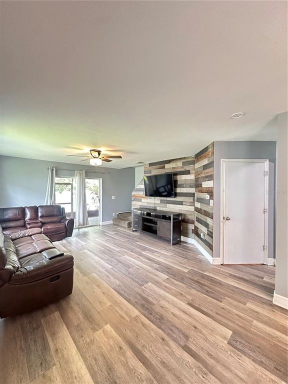 2235 FLUORSHIRE DR DRIVE, Brandon, FL 33511