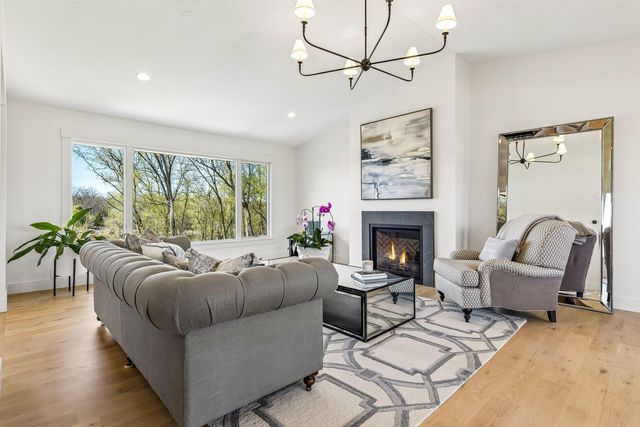 1155 Heritage Lane, Wayzata, MN 55391