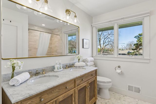 1155 Heritage Lane, Wayzata, MN 55391