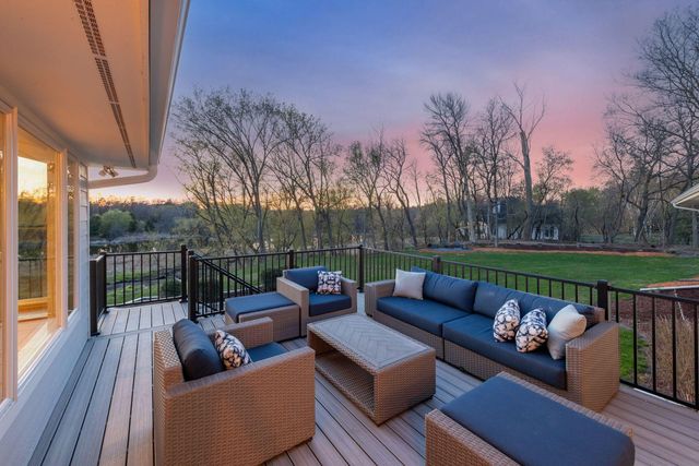 1155 Heritage Lane, Wayzata, MN 55391