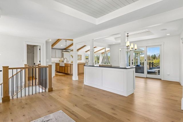 1155 Heritage Lane, Wayzata, MN 55391