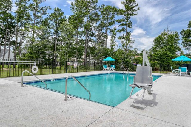 325 NW Mayflower Dr., Calabash, NC 28467