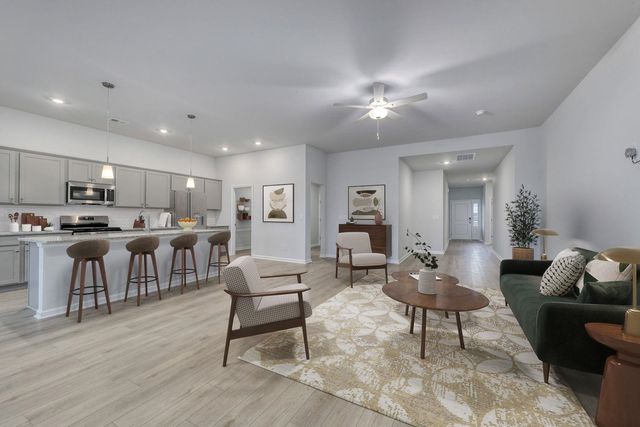 325 NW Mayflower Dr., Calabash, NC 28467
