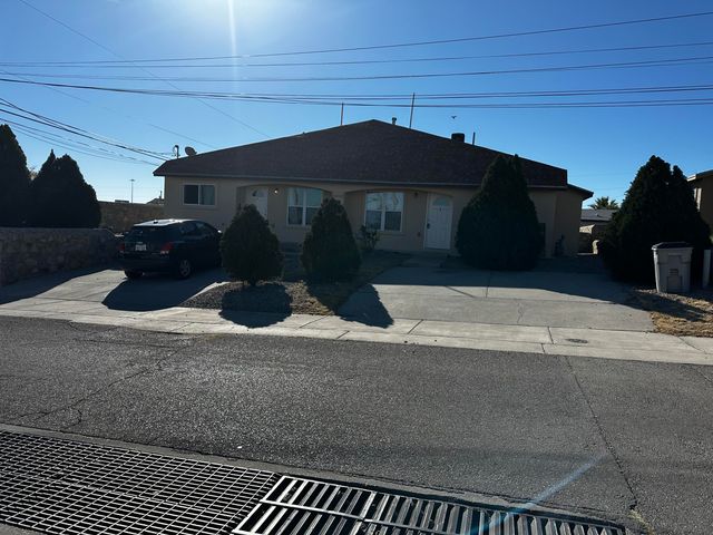 4024 MOONLIGHT Avenue A, El Paso, TX 79904