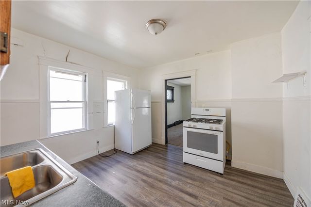 12322 Imperial Avenue, Cleveland, OH 44120