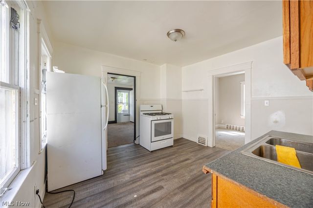 12322 Imperial Avenue, Cleveland, OH 44120