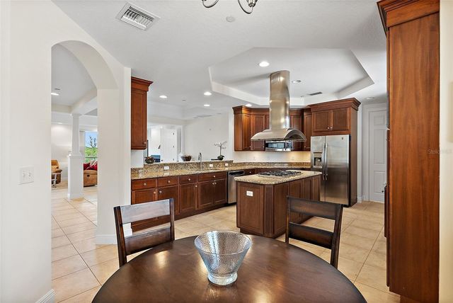 43 BAYVIEW COURT S A, St Petersburg, FL 33711