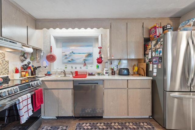 40 Ruthellen Road, Chelmsford, MA 01824