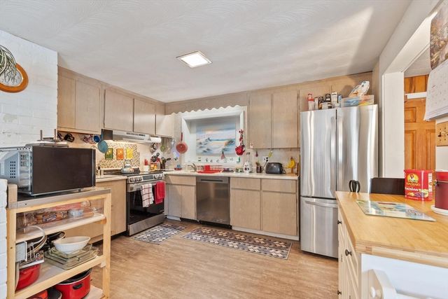 40 Ruthellen Road, Chelmsford, MA 01824