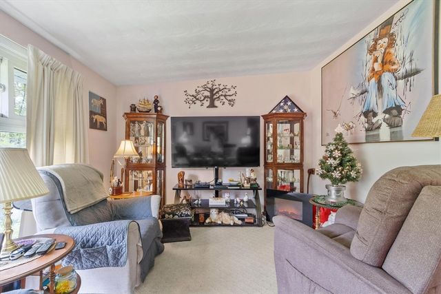 40 Ruthellen Road, Chelmsford, MA 01824
