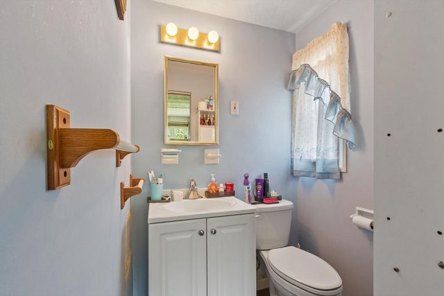40 Ruthellen Road, Chelmsford, MA 01824