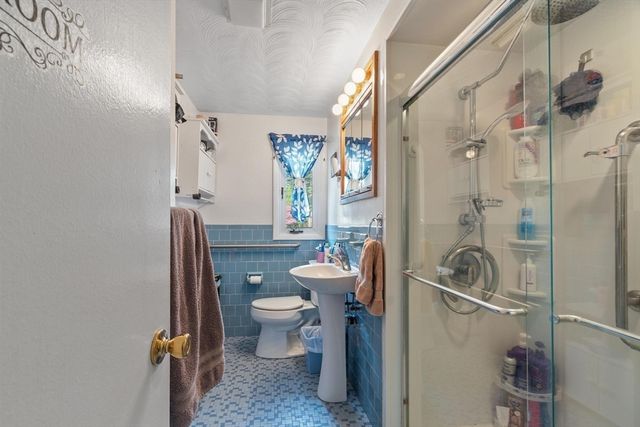 40 Ruthellen Road, Chelmsford, MA 01824