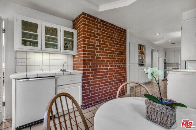 13841 Valley Vista Boulevard, Sherman Oaks, CA 91423