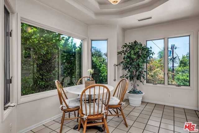 13841 Valley Vista Boulevard, Sherman Oaks, CA 91423