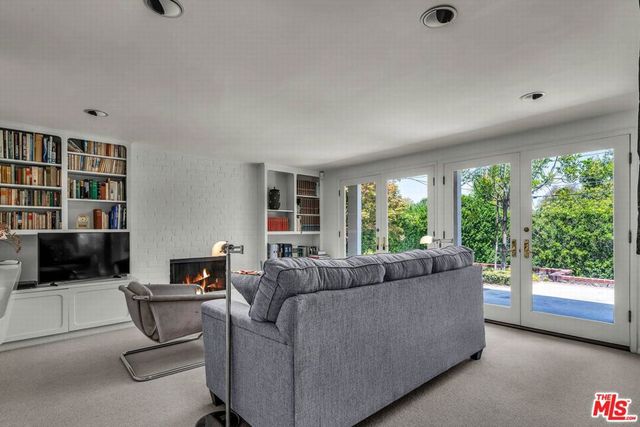 13841 Valley Vista Boulevard, Sherman Oaks, CA 91423