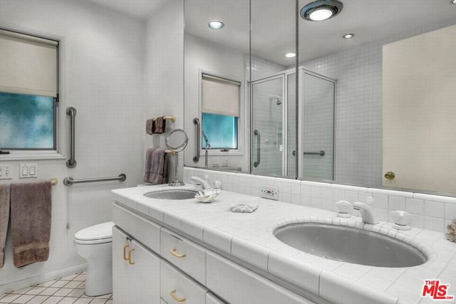13841 Valley Vista Boulevard, Sherman Oaks, CA 91423