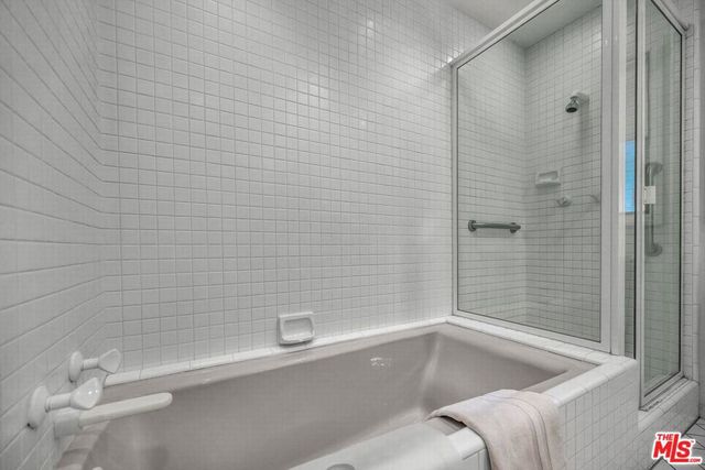 13841 Valley Vista Boulevard, Sherman Oaks, CA 91423