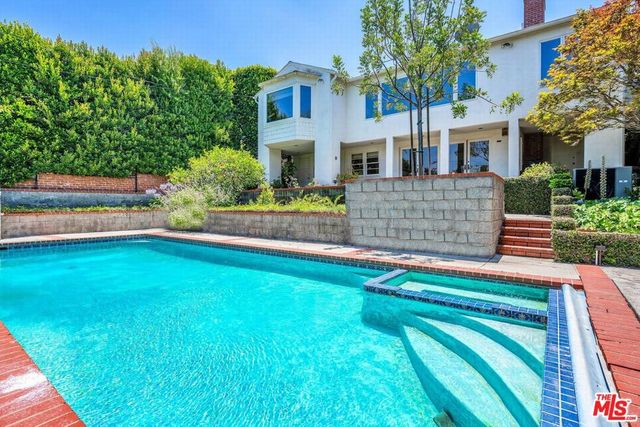 13841 Valley Vista Boulevard, Sherman Oaks, CA 91423