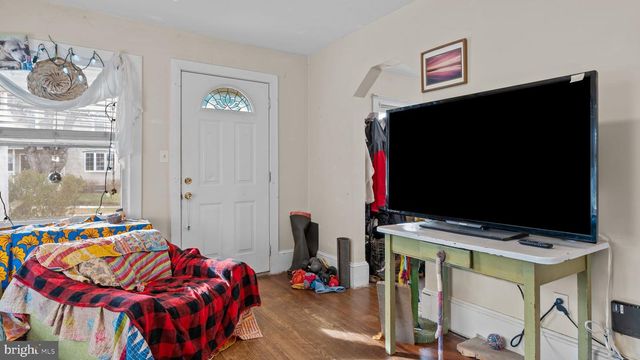 8 PRINCETON AVE, Hopewell, NJ 08525