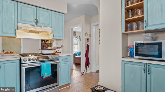 8 PRINCETON AVE, Hopewell, NJ 08525