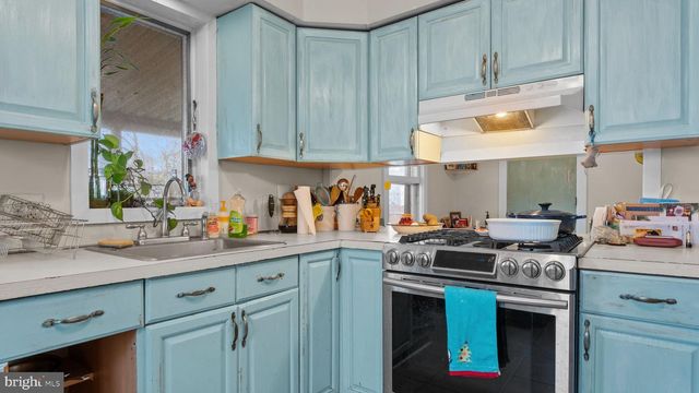 8 PRINCETON AVE, Hopewell, NJ 08525