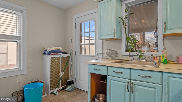 8 PRINCETON AVE, Hopewell, NJ 08525