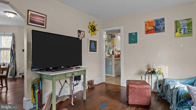 8 PRINCETON AVE, Hopewell, NJ 08525