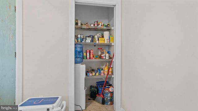 8 PRINCETON AVE, Hopewell, NJ 08525