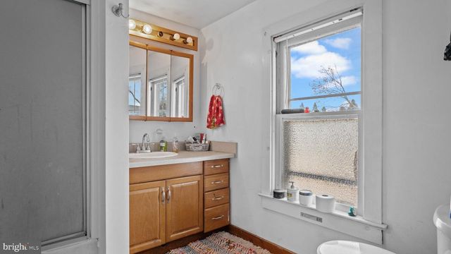 8 PRINCETON AVE, Hopewell, NJ 08525