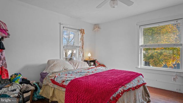 8 PRINCETON AVE, Hopewell, NJ 08525