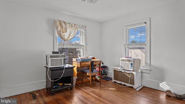 8 PRINCETON AVE, Hopewell, NJ 08525