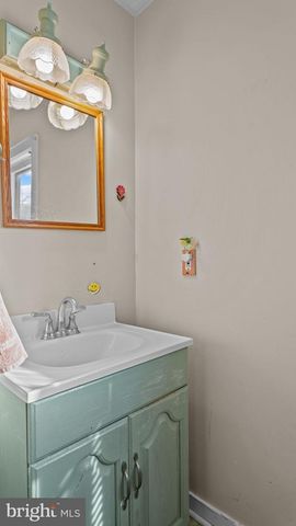 8 PRINCETON AVE, Hopewell, NJ 08525