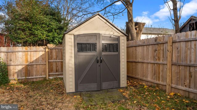 8 PRINCETON AVE, Hopewell, NJ 08525