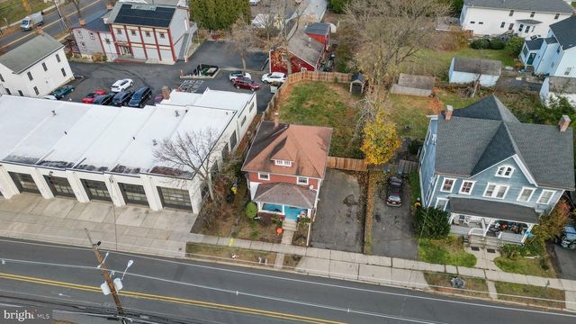 8 PRINCETON AVE, Hopewell, NJ 08525