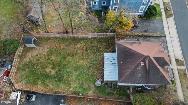 8 PRINCETON AVE, Hopewell, NJ 08525