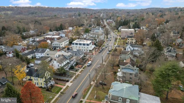 8 PRINCETON AVE, Hopewell, NJ 08525