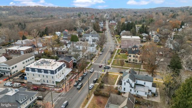 8 PRINCETON AVE, Hopewell, NJ 08525