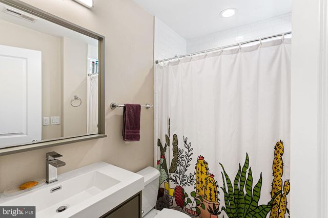 2336 THOMPSON, Philadelphia, PA 19121