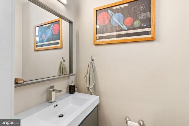 2336 THOMPSON, Philadelphia, PA 19121