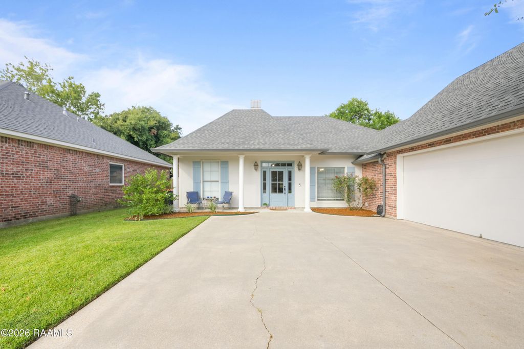 209 Sandhurst Drive, Lafayette, LA 70508